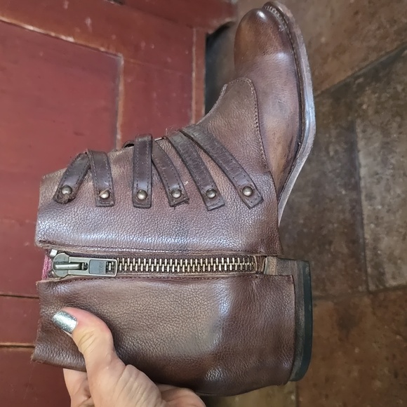 Freebird Limerick brown low heel leather boots - Picture 4 of 6